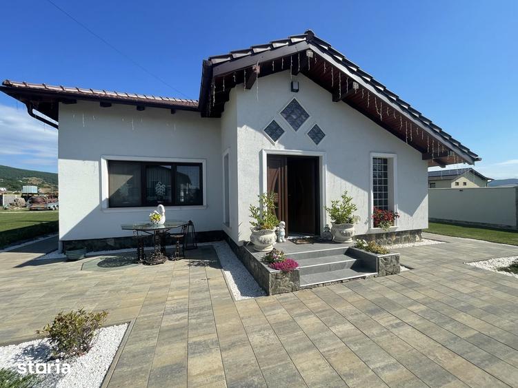 Casă cu 3 camere cu Teren 790 Mp în Cetate