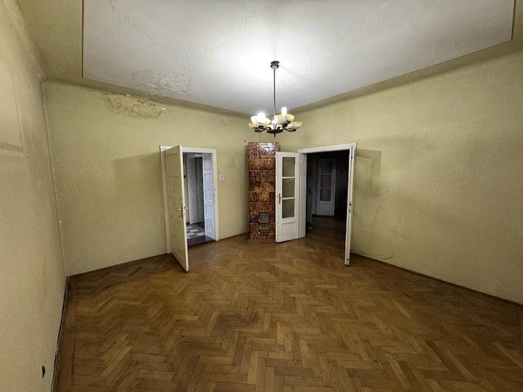 Casă cu 3 camere cu Teren 880 Mp în Central