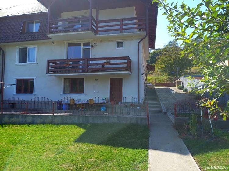 Casă cu 8 camere cu Teren 731 Mp în Mediaș