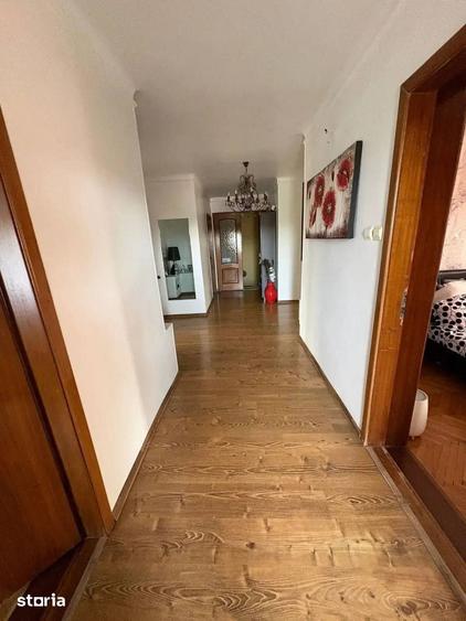 Casă cu 7 camere cu Teren 770 Mp în Dărăști-Ilfov