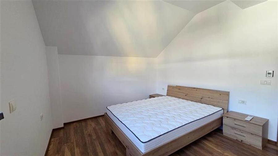 Apartament cu 3 camere decomandat în Dumbrăvița