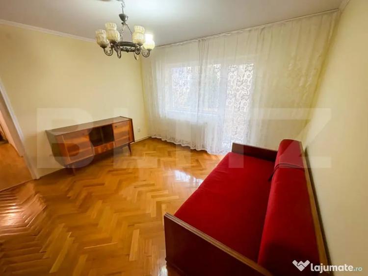 Apartament cu 4 camere semidecomandat în 22 Decembrie