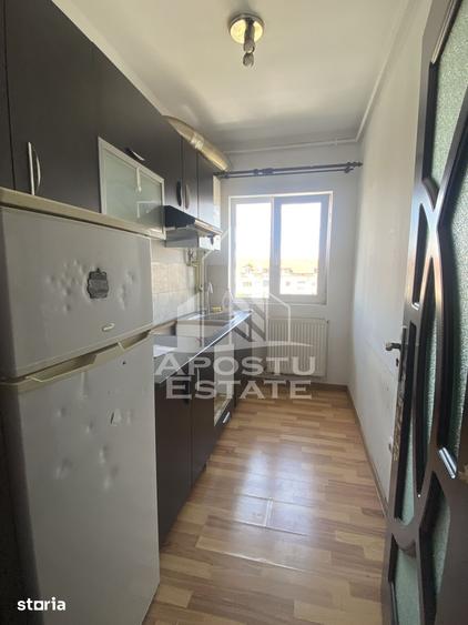 Apartament cu 3 camere, mobilat în Girocului