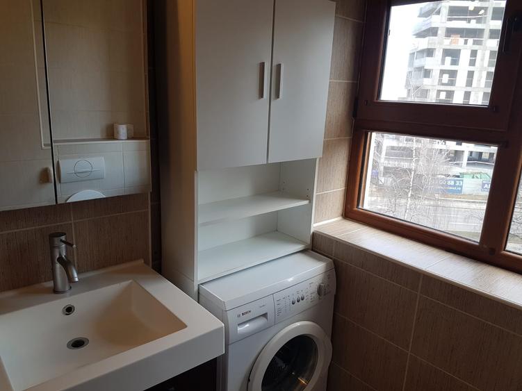 Apartament cu 2 camere decomandat, mobilat în Central