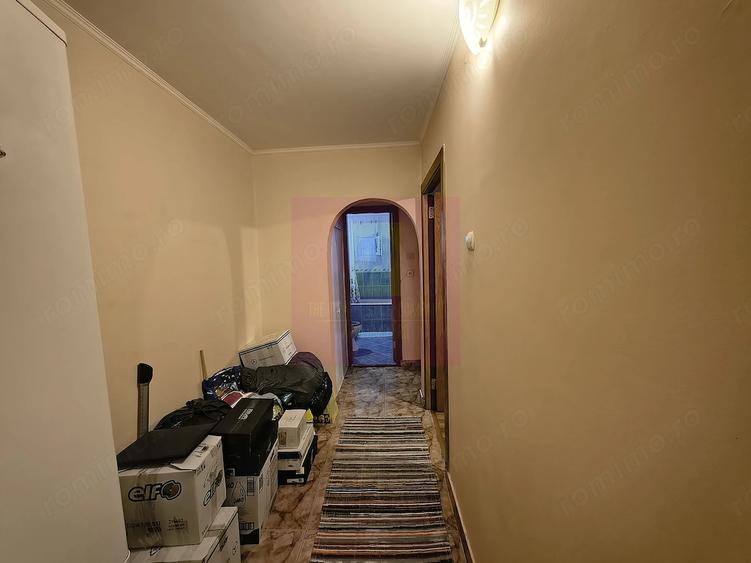 Apartament cu 3 camere decomandat, mobilat în Colentina