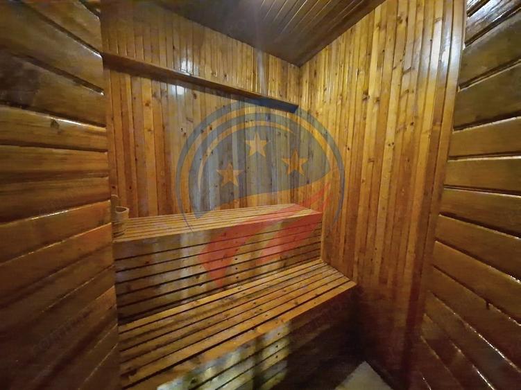 Casă cu 16 camere cu Teren 1448 Mp în Eșelnița