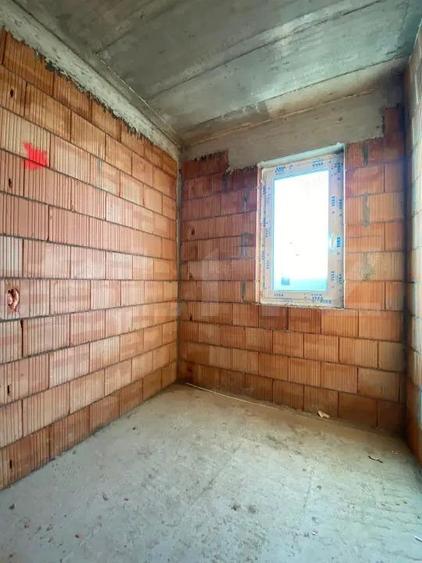 Casă cu Teren 560 Mp în Dezmir