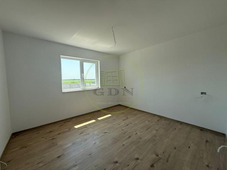 Casă individuală cu 5 camere cu Teren 613 Mp în Preajba