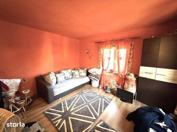 Casă cu 3 camere cu Teren 2296 Mp în Osica de Sus