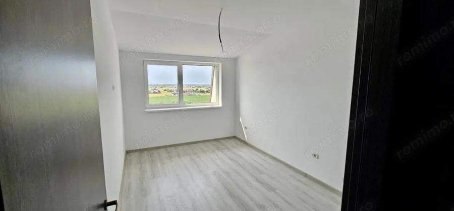 Apartament cu 3 camere decomandat în Sânpetru