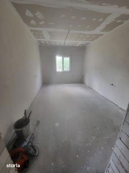Casă cu 3 camere cu Teren 90 Mp în Lumina