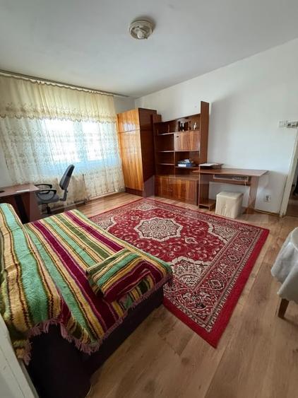Apartament cu 2 camere semidecomandat, mobilat în Exterior Est