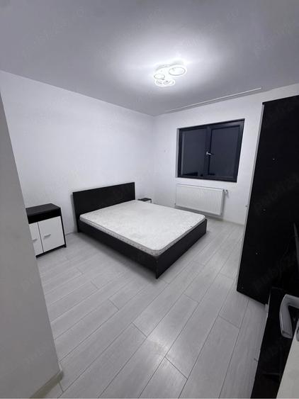 Apartament cu 3 camere decomandat în Dobroești