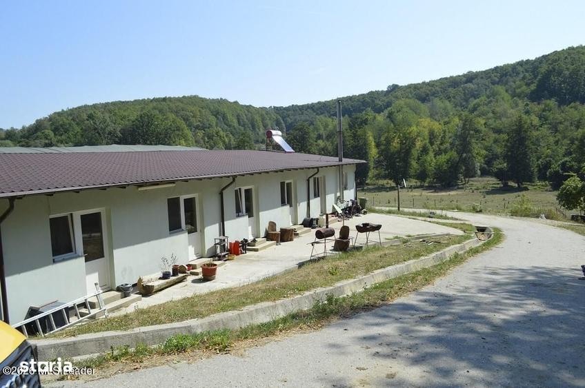 Spațiu comercial, de 1,887 mp, în Glâmbocel