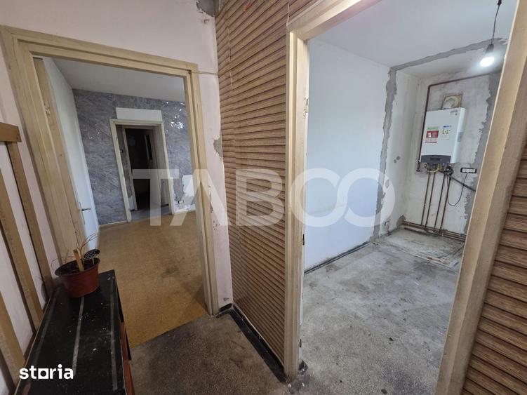 Apartament 2 camere semidecomandat zona Tudor Vladimirescu etaj 4 - 3