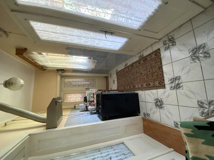 Casă cu 2 camere cu Teren 1742 Mp în Central