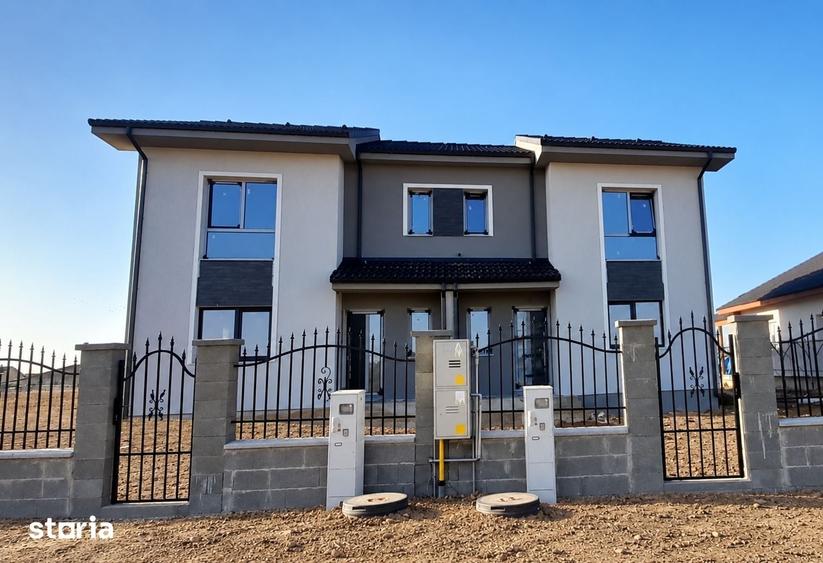 Casă cu 4 camere cu Teren 250 Mp în Moșnița Nouă