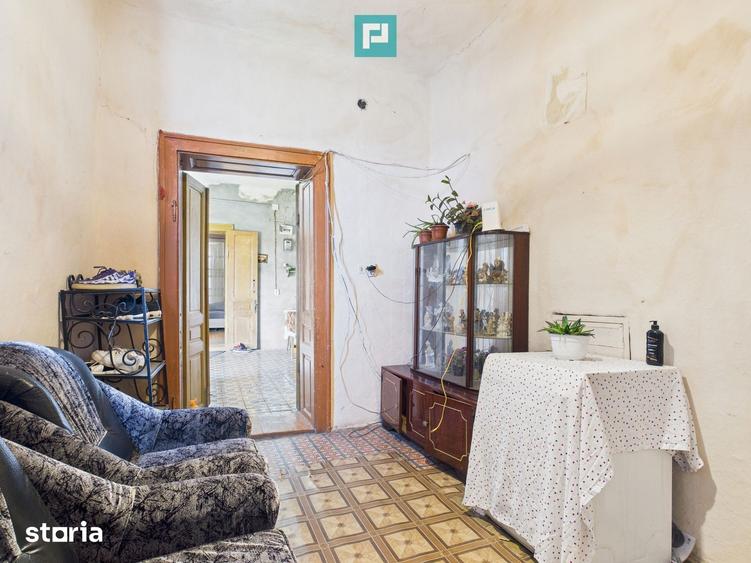 Casă cu 4 camere cu Teren 5942 Mp în Variaș