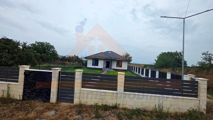 Casă cu 3 camere cu Teren 1400 Mp în Butimanu