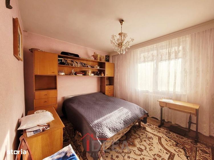 Apartament cu 4 camere decomandat în Central