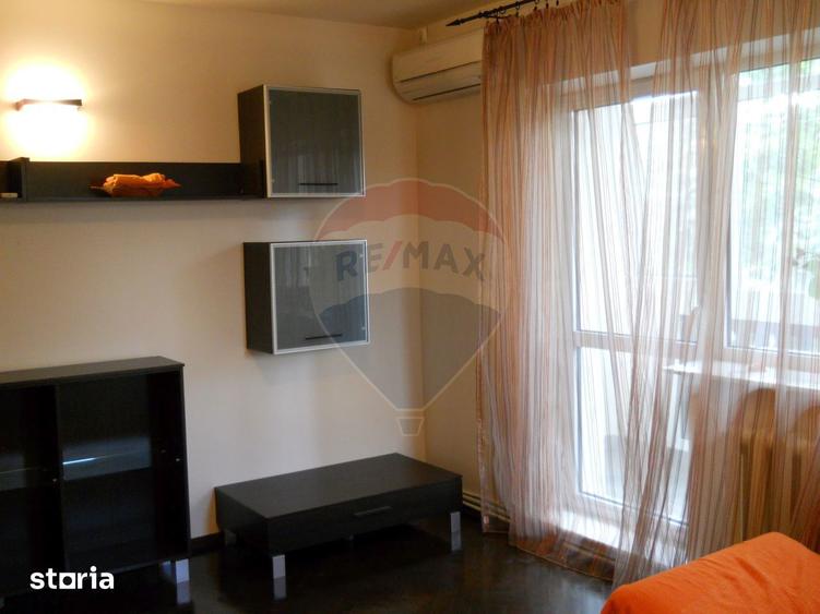 Apartament cu 4 camere decomandat în Târgu Cucu