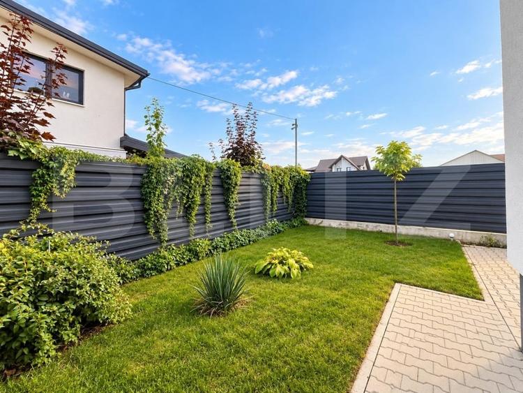 Casă individuală cu 4 camere cu Canalizare în Sud