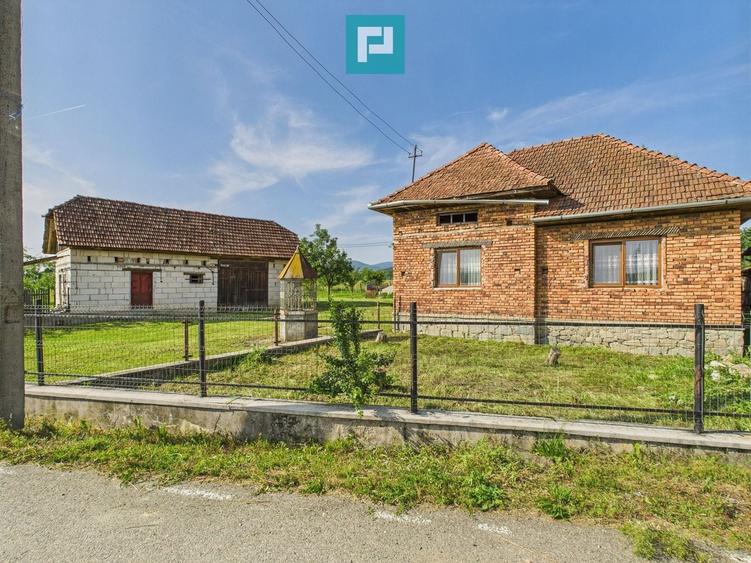 Casă individuală cu 2 camere cu Teren 4707 Mp în Hălmăgel