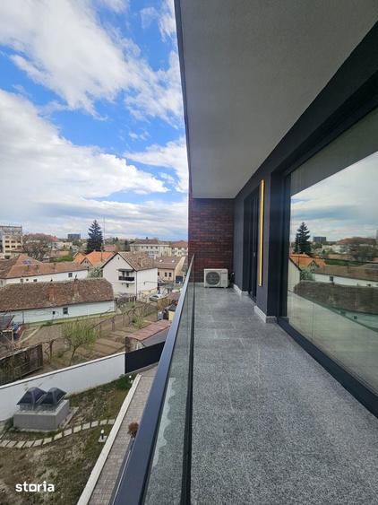 Apartament cu 3 camere decomandat în Ultracentral