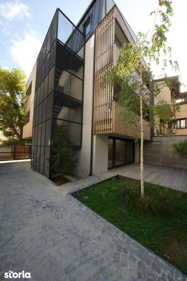 Apartament cu 3 camere decomandat în Dorobanți