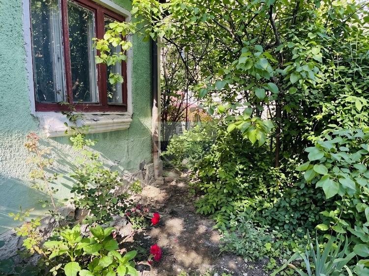 Casă individuală cu 2 camere cu Teren 495 Mp în Central