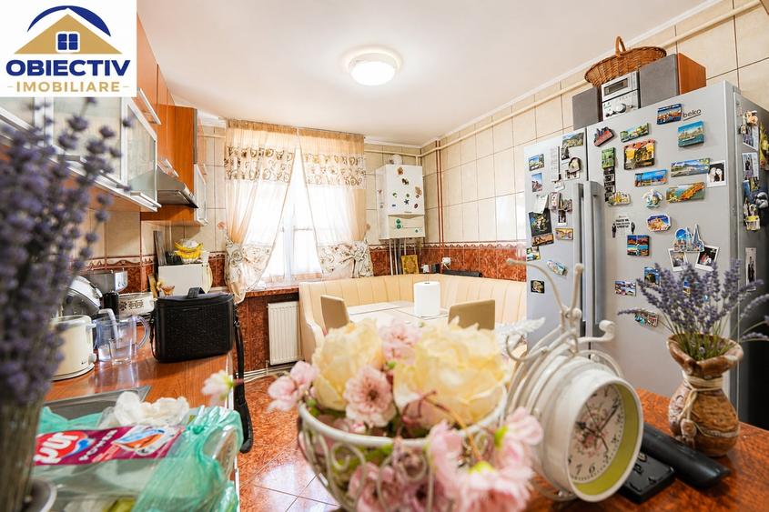 Apartament cu 3 camere decomandat în Mărăței