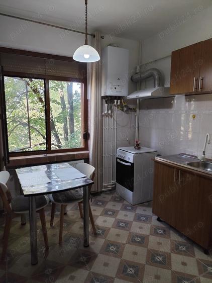 Garsonieră decomandată în Central
