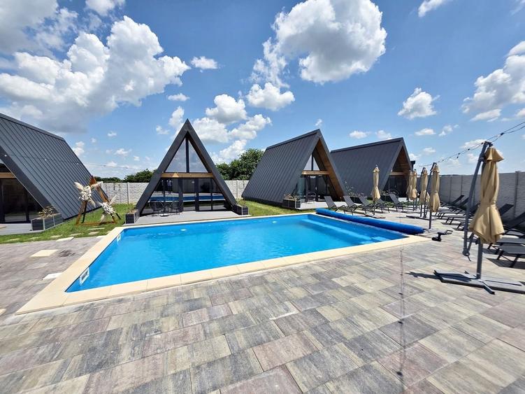 Hotel/Pensiune, de 300 mp, în Gruiu