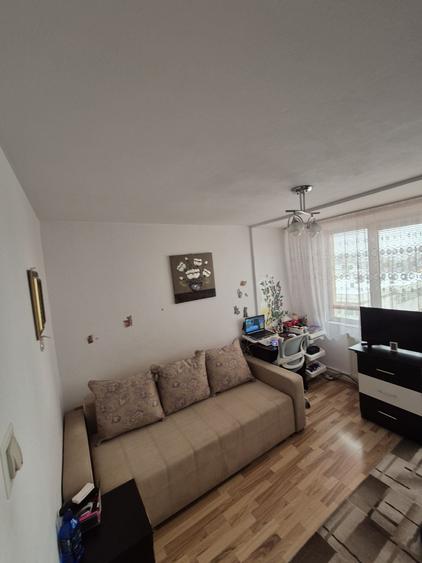 Apartament cu 2 camere decomandat în Exterior Vest