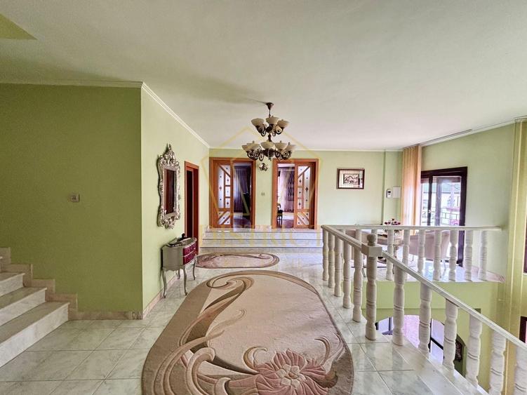 Casă individuală cu 13 camere cu Canalizare în Iosefin