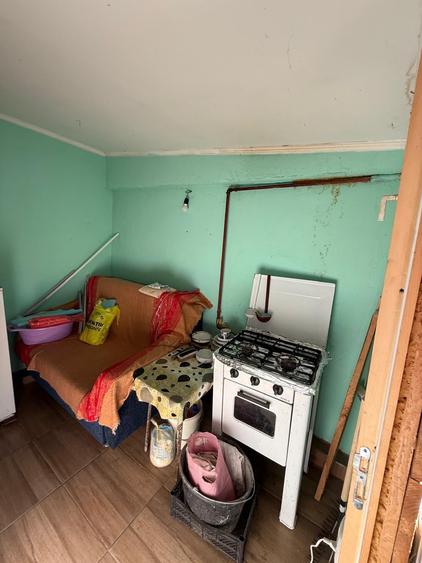 Casă individuală cu 3 camere cu Canalizare în Chitila