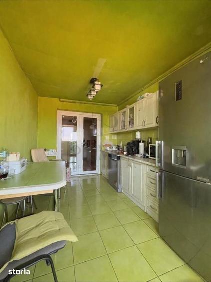 Apartament cu 4 camere decomandat în Complex Studențesc