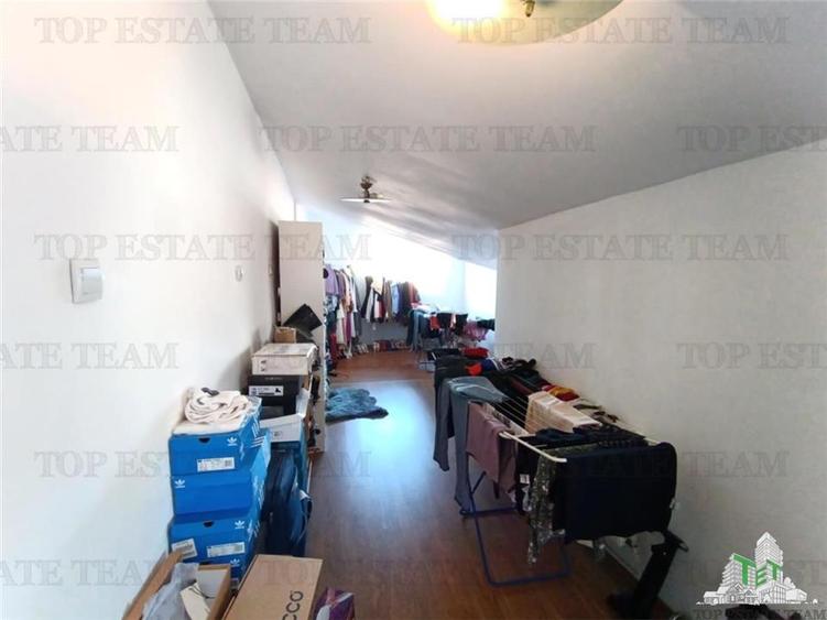 Casă individuală cu 7 camere cu Canalizare în Domenii