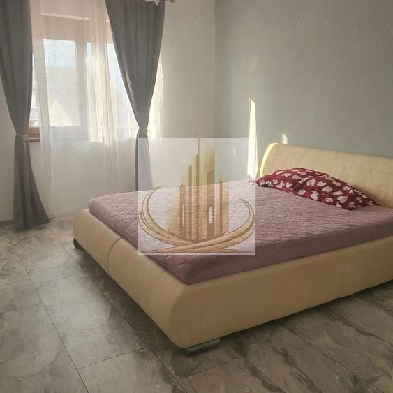 Casă individuală cu 5 camere cu Canalizare în Plopi