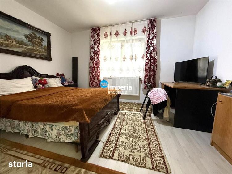 Casă cu 8 camere cu Teren 300 Mp în Ciurea