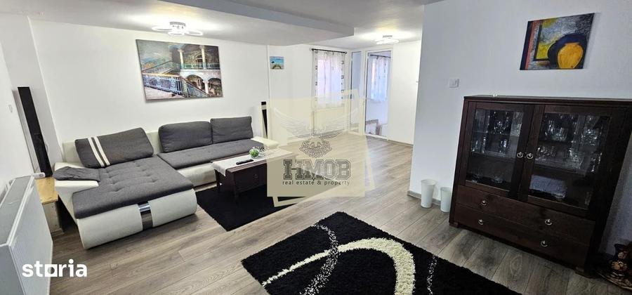Casă cu 10 camere cu Teren 1195 Mp în Roșia