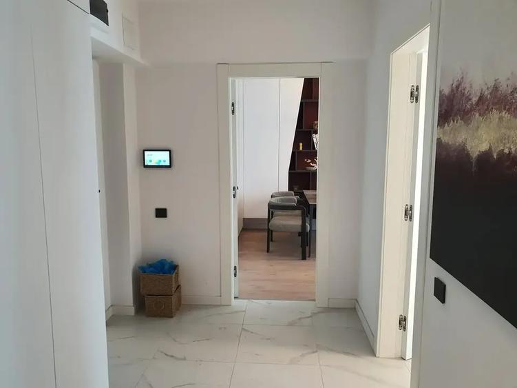 Apartament cu 2 camere decomandat în Titan