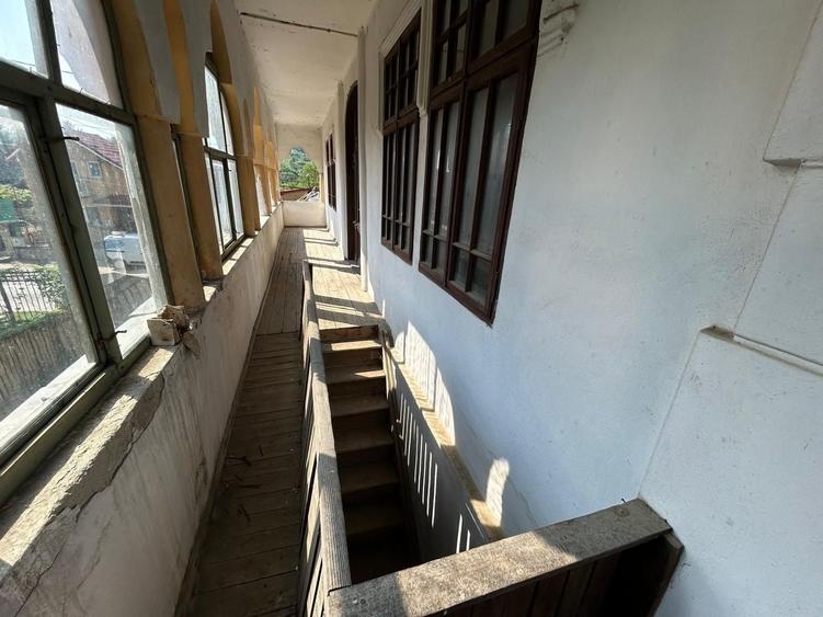 Casă individuală cu 7 camere cu Canalizare în Bezdead