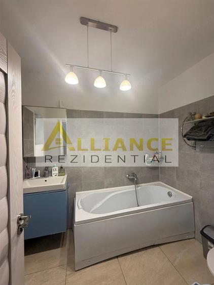 Casă cu 4 camere cu Teren 578 Mp în Central