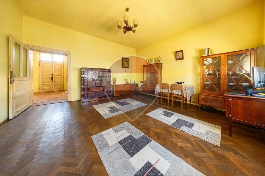 Casă cu 3 camere cu Teren 369 Mp în 13 Decembrie
