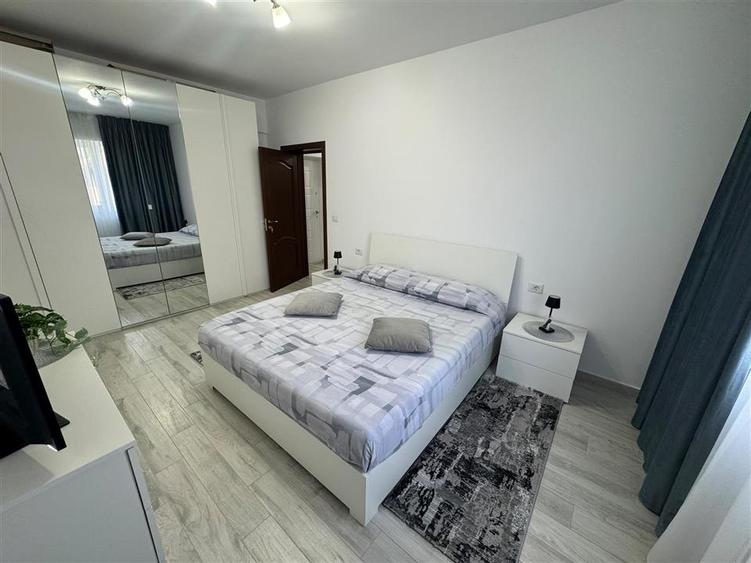 Apartament cu 3 camere decomandat, mobilat în Ultracentral
