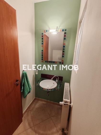 Casă cu 6 camere cu Teren 500 Mp în Corbeanca