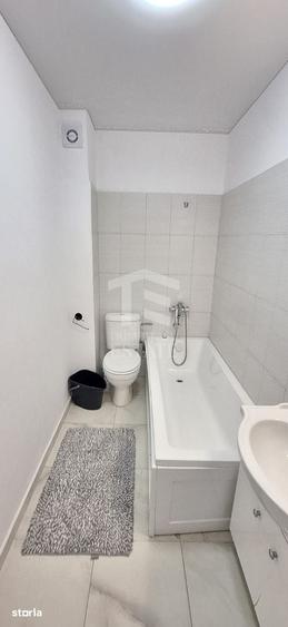 Apartament cu 2 camere semidecomandat în Apărătorii Patriei