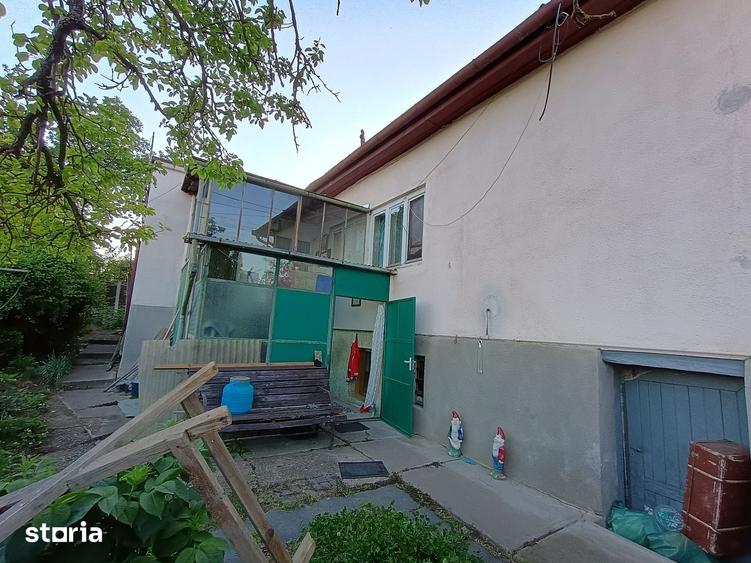 Casă cu 3 camere cu Teren 250 Mp în Central