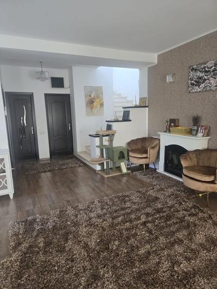 Casă cu 4 camere în Exterior Vest